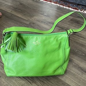 Kate spade shoulder bag. Green. 3 inside pockets. Good condition